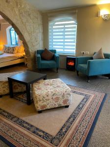 Foto dalla galleria di THE MANSION in yesod hamaala a Yesud HaMa'ala