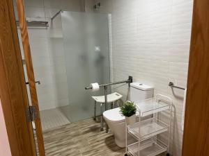 Ένα μπάνιο στο HOSTAL LA BATUTA +11 φωτογραφίες