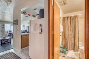 Η κουζίνα ή μικρή κουζίνα στο Heavenly Shores - Meredith Lodging +28 φωτογραφίες
