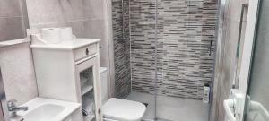 Łazienka w obiekcie Bungalow Deluxe Gran Alacant
