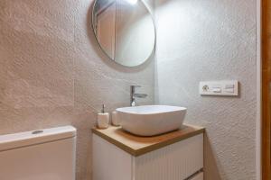Kúpeľňa v ubytovaní Wonderful apartment with three bedrooms and two bathrooms in the center