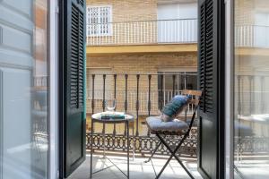 Balkón alebo terasa v ubytovaní Wonderful apartment with three bedrooms and two bathrooms in the center