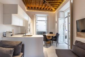 Kuchyňa alebo kuchynka v ubytovaní Wonderful apartment with three bedrooms and two bathrooms in the center