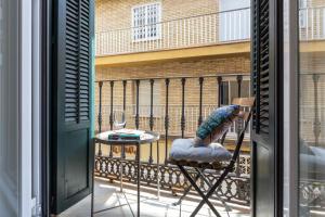 Balkón alebo terasa v ubytovaní Wonderful apartment with three bedrooms and two bathrooms in the center