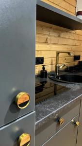 Η κουζίνα ή μικρή κουζίνα στο Hill de Charme