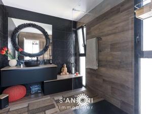 Fotografia z galérie ubytovania Villa Contemporaine 4 Pièces avec Piscine, Jardin et Wi-Fi à Agde, Proche Plage et Commerces - FR-1-423-257 v destinácii Le Grau-dʼAgde
