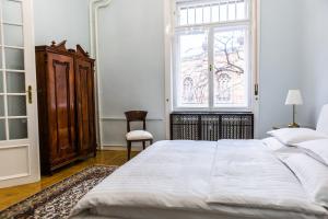 Posteľ alebo postele v izbe v ubytovaní Luxury Downtown 3 Bedroom Apartment by Synagoge with Beautiful View