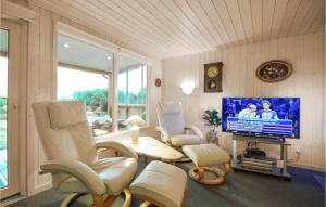 Khu vực ghế ngồi tại Nice Home In Rm With House Sea View