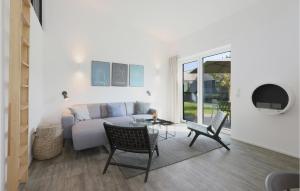 Ruang duduk di Cozy Home In Lembruchdümmer See
