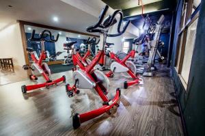 Fitness centrum a/nebo fitness zařízení v ubytování Kingwood Hotel Sibu
