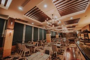 Restaurace v ubytování Kingwood Hotel Sibu