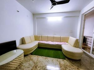 Posezení v ubytování RVR Abode -Private Rooms