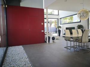 Gallery image of Precioso chalet vanguardista in Palma de Mallorca +25 photos