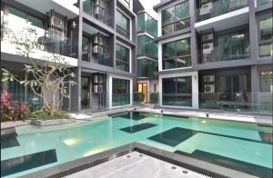 Bazén v ubytování B201-Nice Seaview One Bedroom Apartment At Ao Nang nebo v jeho okolí