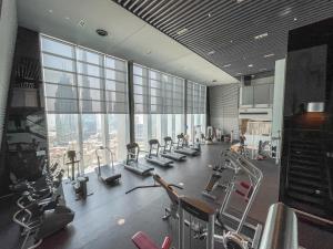 Fitness centrum a/nebo fitness zařízení v ubytování Bright and central Index Tower DIFC by Suiteable