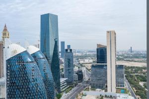 Nespecifikovaný výhled na destinaci Dubaj nebo výhled na město při pohledu z apartmánu