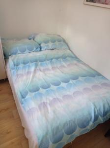 Giường trong phòng chung tại Apartmani Hanna