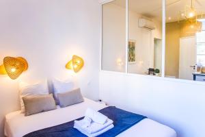 Posteľ alebo postele v izbe v ubytovaní La Clé Studio Clim, WiFi, Gare et Port de Toulon