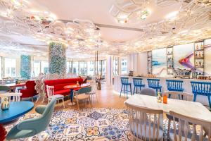 Istumisnurk majutusasutuses Regala Skycity Hotel