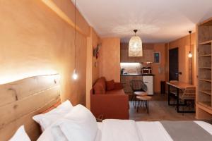 Posteľ alebo postele v izbe v ubytovaní Minos by Agora Luxury Apartments in the heart of Heraklion
