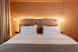 Posteľ alebo postele v izbe v ubytovaní Minos by Agora Luxury Apartments in the heart of Heraklion
