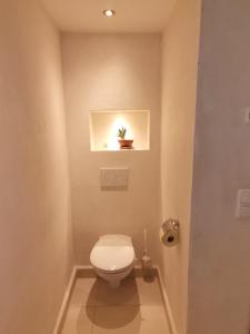A bathroom at Ferienwohnung Konrad Még 13 kép