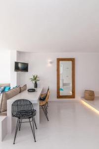 A television and/or entertainment centre at Dream House "B"