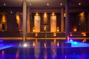Bazén v ubytování Wellness Hotel Zlatá Lípa nebo v jeho okolí