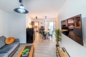 A kitchen or kitchenette at Alohamundi Molino