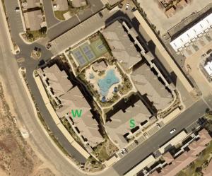 S302-Snow Canyon Suite-Third Floor 4-bedroom Pool View内部或周边的泳池