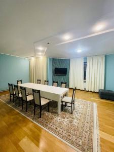 Μια τηλεόραση ή/και κέντρο ψυχαγωγίας στο Hostel ARBAT