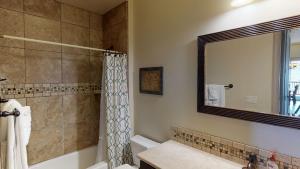 D13-Amazing Red Cliff View-Third Floor 3-bedroom Sunset View的一间浴室