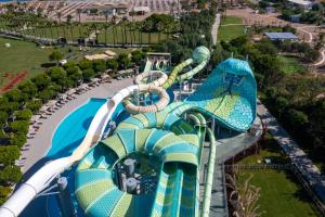 A piscina localizada em Lara Barut Collection-Ultra All Inclusive ou nos arredores