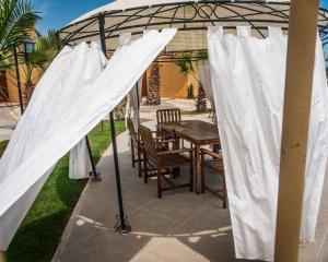 Patio nebo venkovní prostory v ubytování Hotel Serena Suite