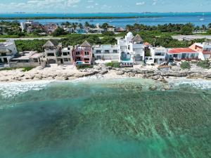 A bird's-eye view of Casa Alkimia Oceanfront