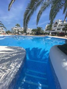 Bazén v ubytování Marina Dor - Cala Egos- Sunny ground floor apartment with large garden nebo v jeho okolí