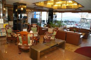Posezení v ubytování Hotel Los Inn Kochi