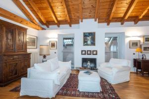 Posezení v ubytování A Casa Nuccia Mansarda by Holiday Solutions