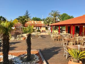 Reštaurácia alebo iné gastronomické zariadenie v ubytovaní De Pujol Greenchalets Argeles sur Mer