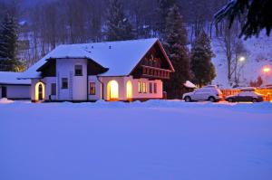 Pension 222 - Family rooms in Vrchlabi v zimě