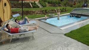 The swimming pool at or close to Bauernhof Serner