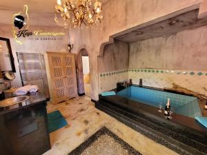 Fotografia z galérie ubytovania Casa Salya 8 pers Piscine privée Chauffée San Cipriano v destinácii Lecci
