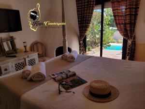 Posteľ alebo postele v izbe v ubytovaní Casa Salya 8 pers Piscine privée Chauffée San Cipriano