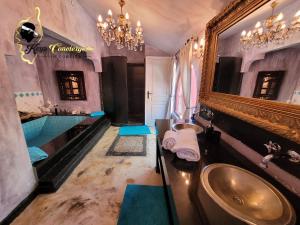 Kúpeľňa v ubytovaní Casa Salya 8 pers Piscine privée Chauffée San Cipriano