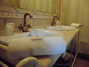 Hotel Sierra de Araceli Lucena tesisinde bir banyo
