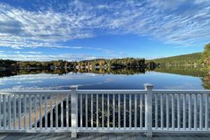 Gallery image of Waterfront Cottage and Ski Getaway! in Sunapee