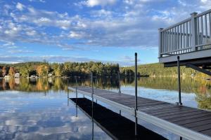 Gallery image of Waterfront Cottage and Ski Getaway! in Sunapee