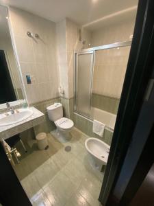 A bathroom at Hotel Escuela Madrid