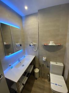 A bathroom at Hotel Escuela Madrid