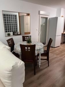 Posedenie v ubytovaní Apartamentos EL PELIGRO